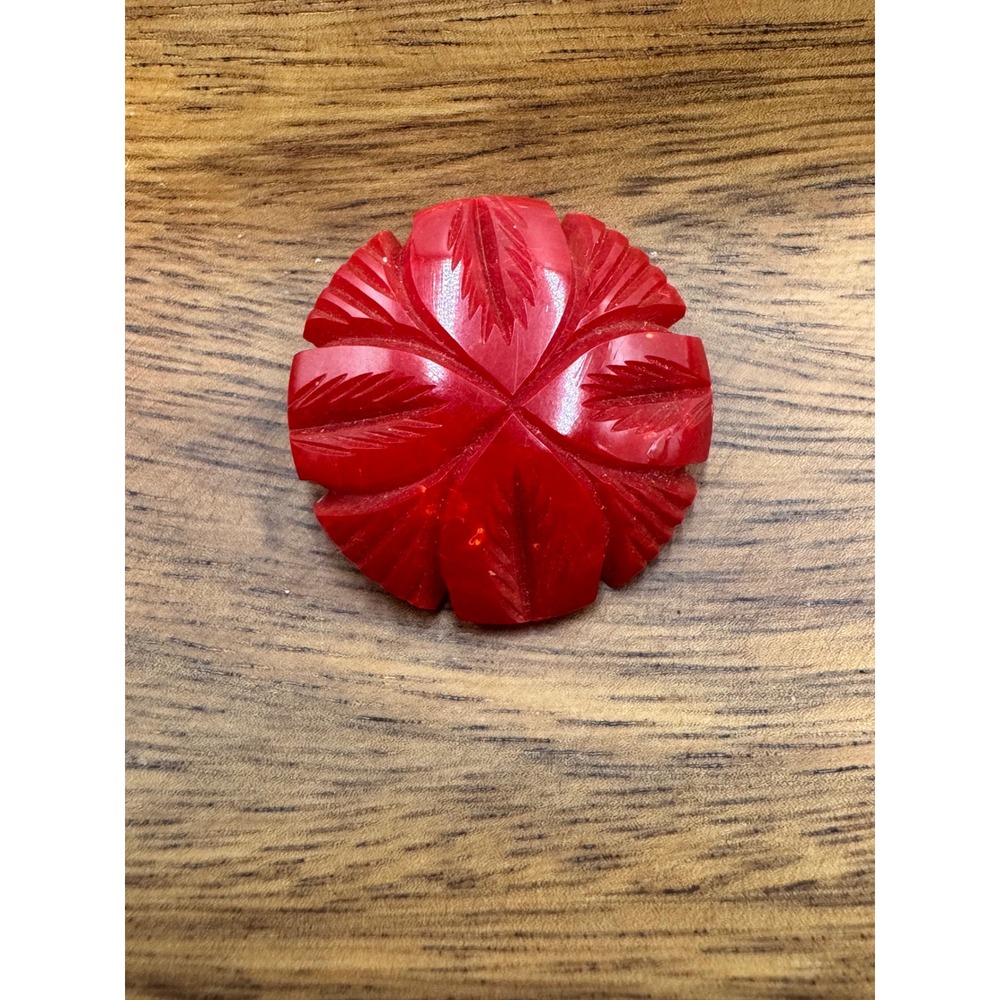 Vintage Red Carved Bakelite Brooch Floral Starburst Retro Art Deco Pin 1.5 Inch